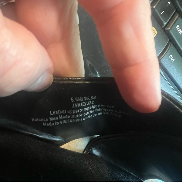 EUC KARL LAGERFELD JANIE SLIDE SIZE 5 1/2. - Picture 9 of 9